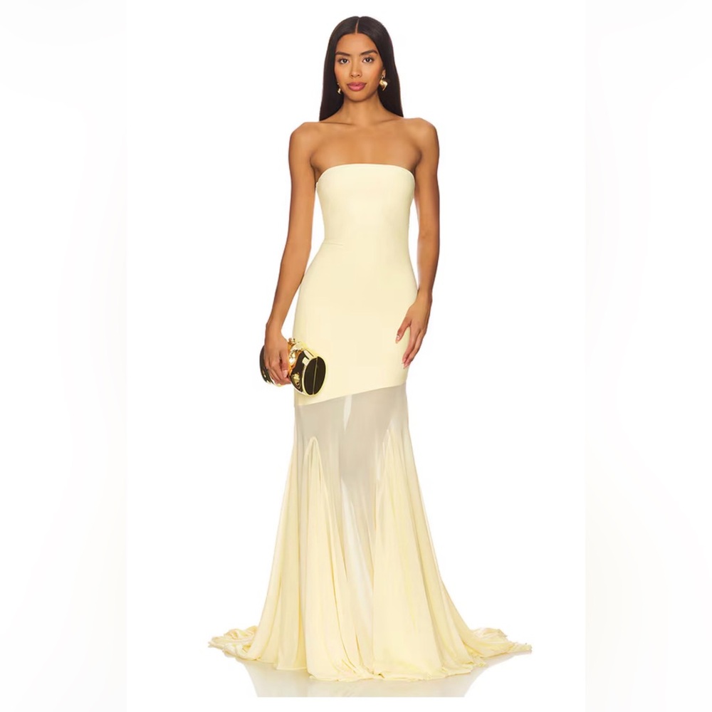 Chic Strapless Cream Gown